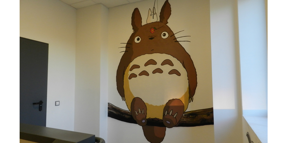 Graffiti de Mi vecino Totoro en oficina en Madrid