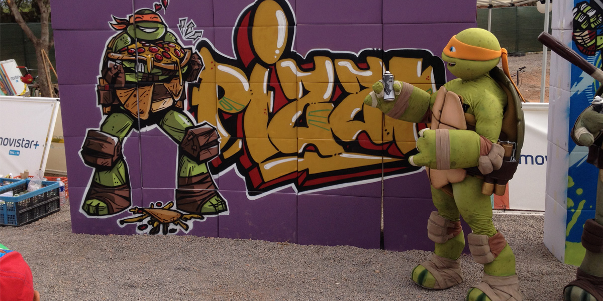 Evento de Nickelodeon con graffiti y tortuga ninja