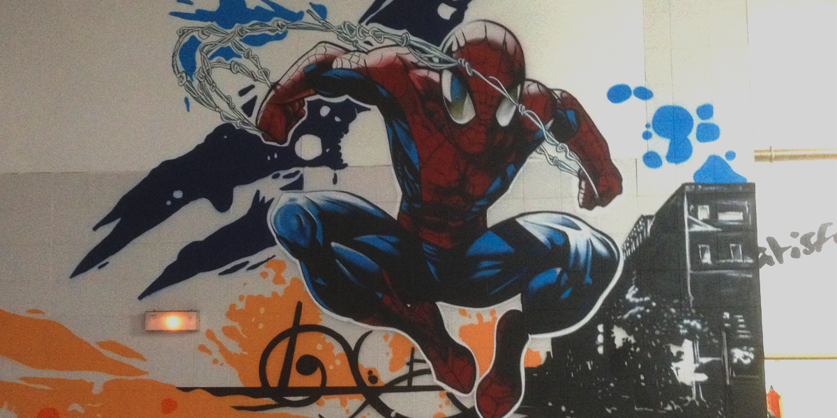 Spiderman en graffiti en gimnasio de Segovia