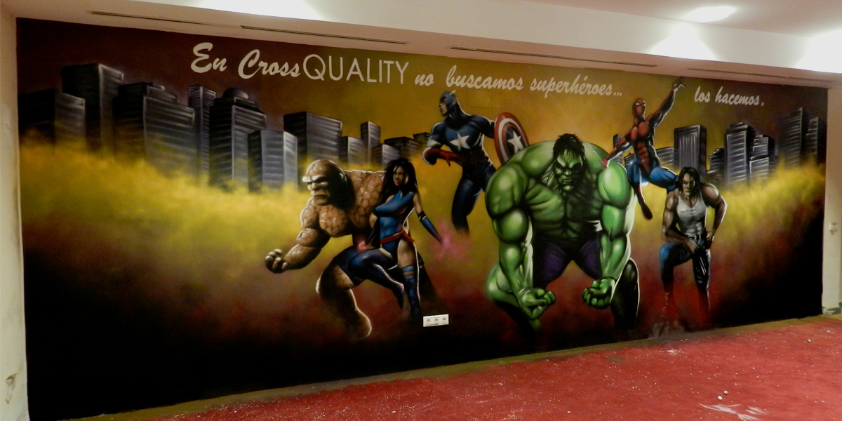 Graffiti profesional de superhéroes en Box de Crossfit