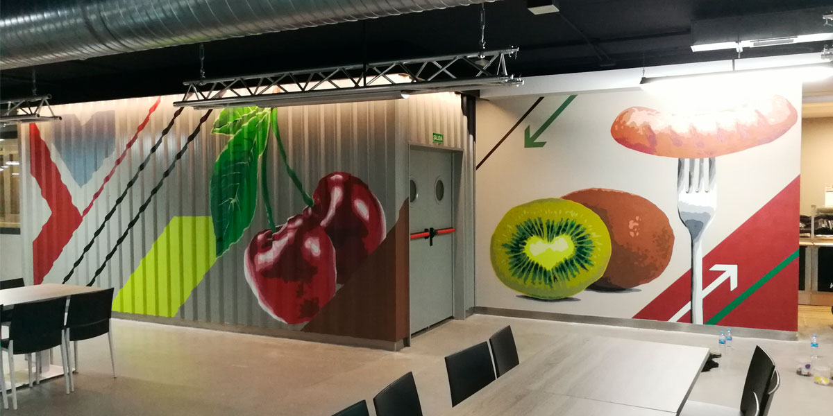 Mural con temática gastronómica en Madrid.