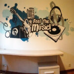 Graffiti en habitación de música.