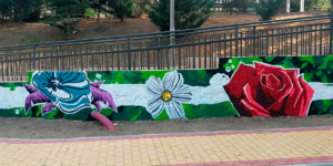 Graffiti floral en Madrid Río